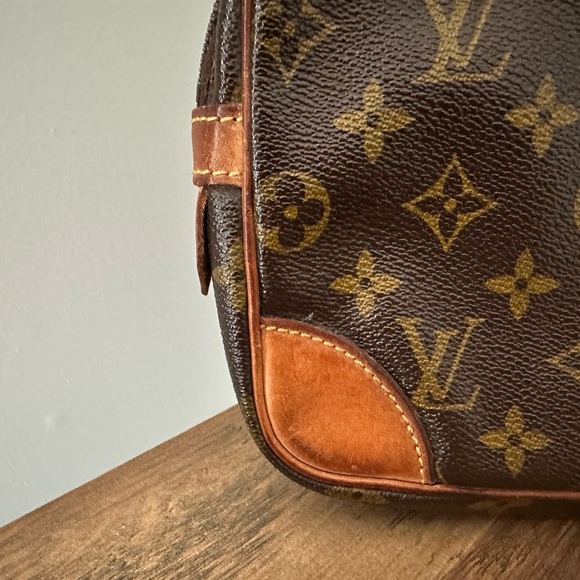 Louis Vuitton Vintage Monogram Trousse 23 Toiletry Bag - Picture 2 of 8